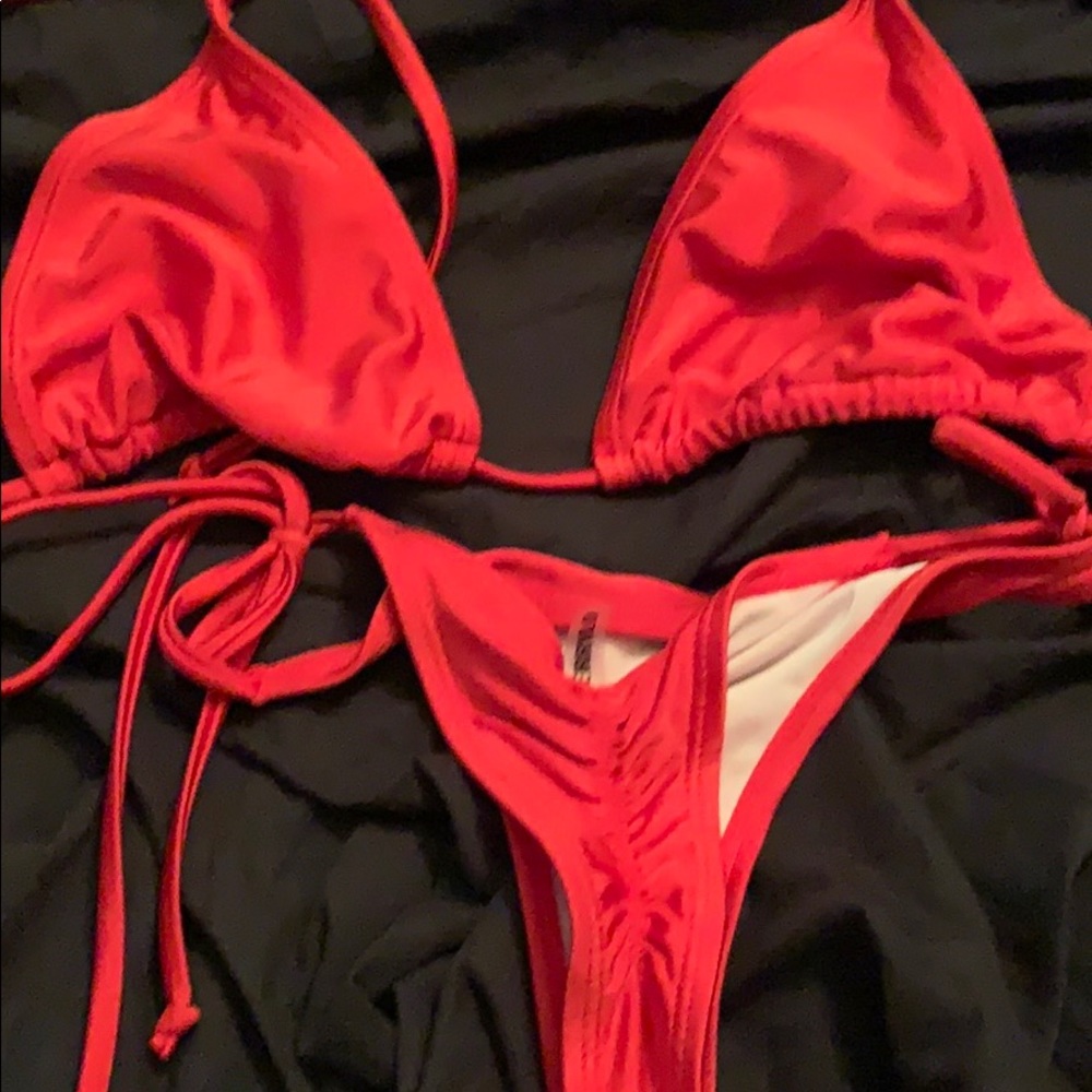 Red Bikini Set - Picture 4 of 4